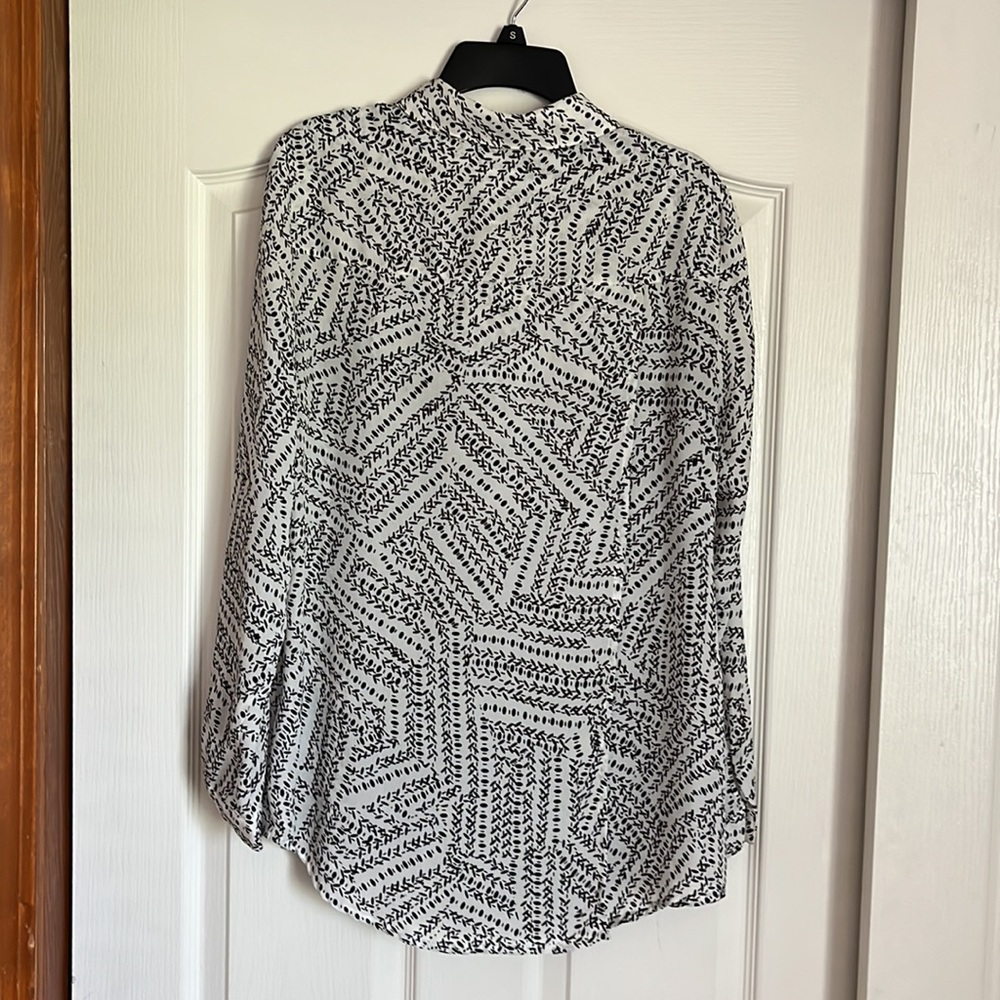 Euc Semi-Sheer “Split Back” Blouse - image 2